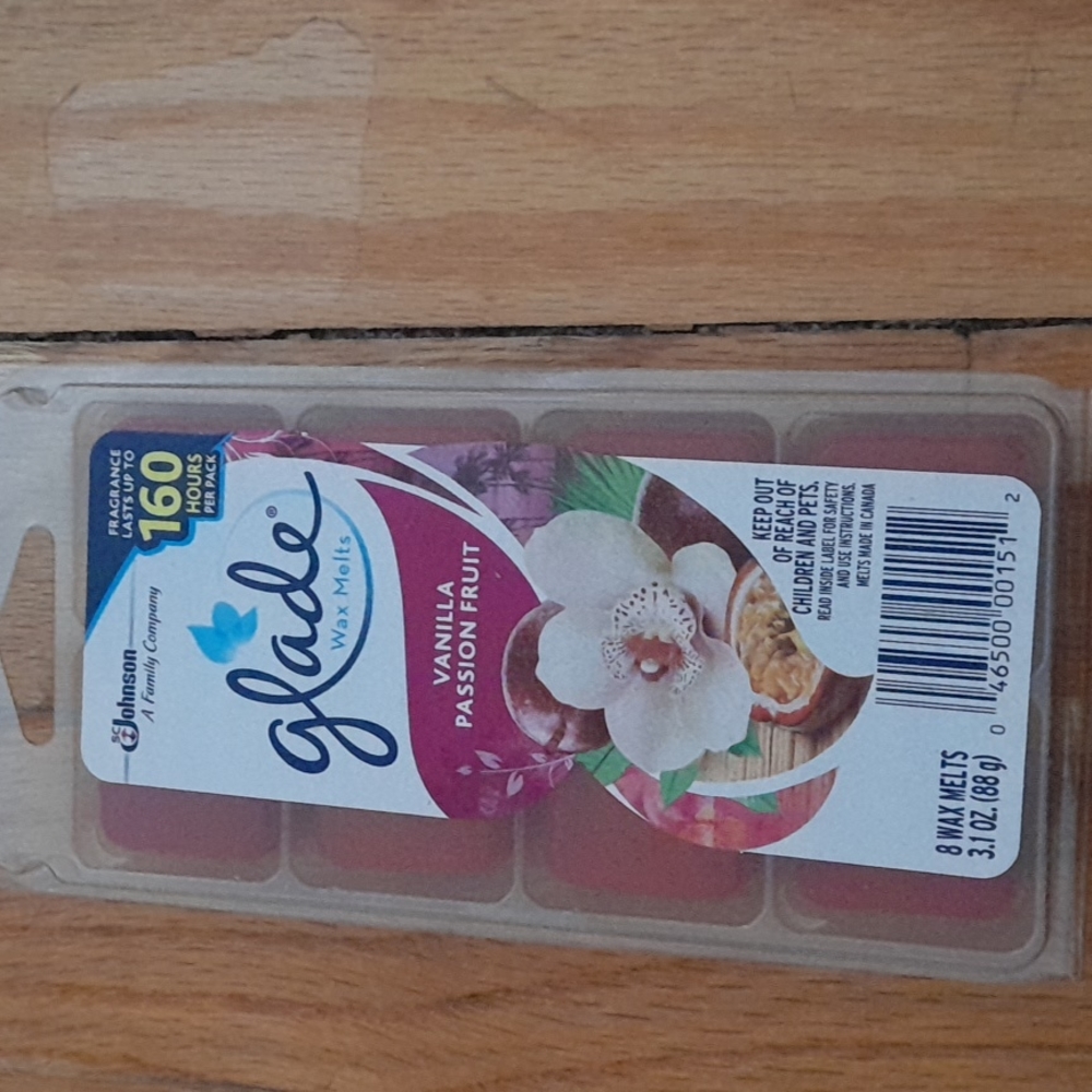 Glade Wax Melts 8ct Fragrance Vanilla Passion Fruit 160hrs per pk - Picture 3 of 4
